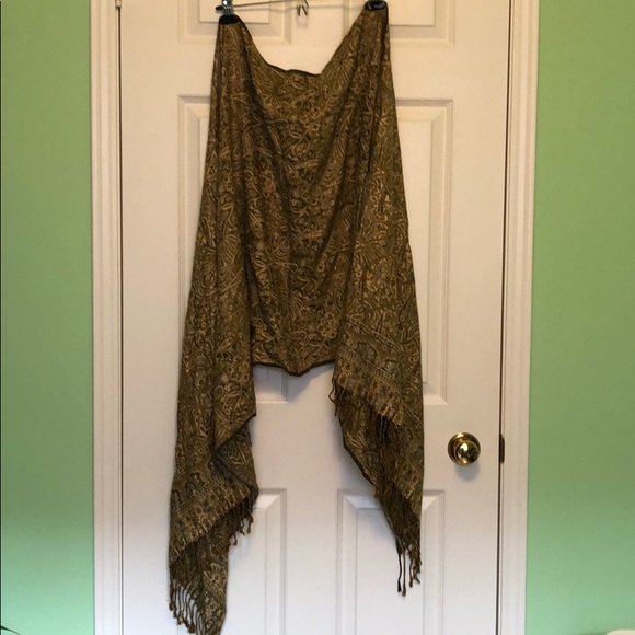 Never Worn Green Paisley Fringed Shawl - Picture 4 of 5